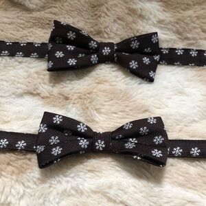 Janie and Jack Brown w/white snowflakes print boys bow ties ages 8-10.